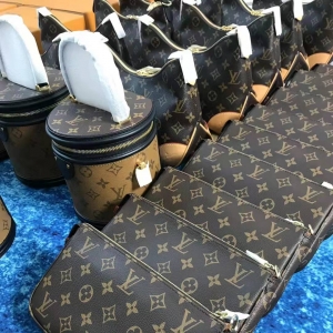 我们就是源头拿货在这里拿微商奢侈品代理奢侈品厂家一手货源奢侈
