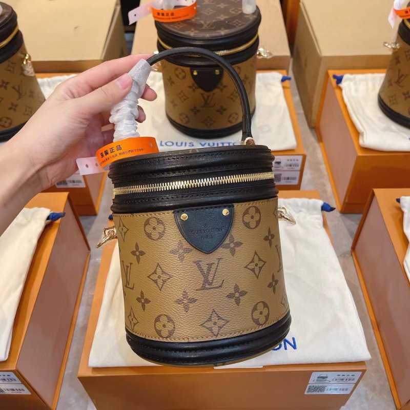 --Lv Gucci Chanel奢侈品包包广州工厂复刻，专柜品质
